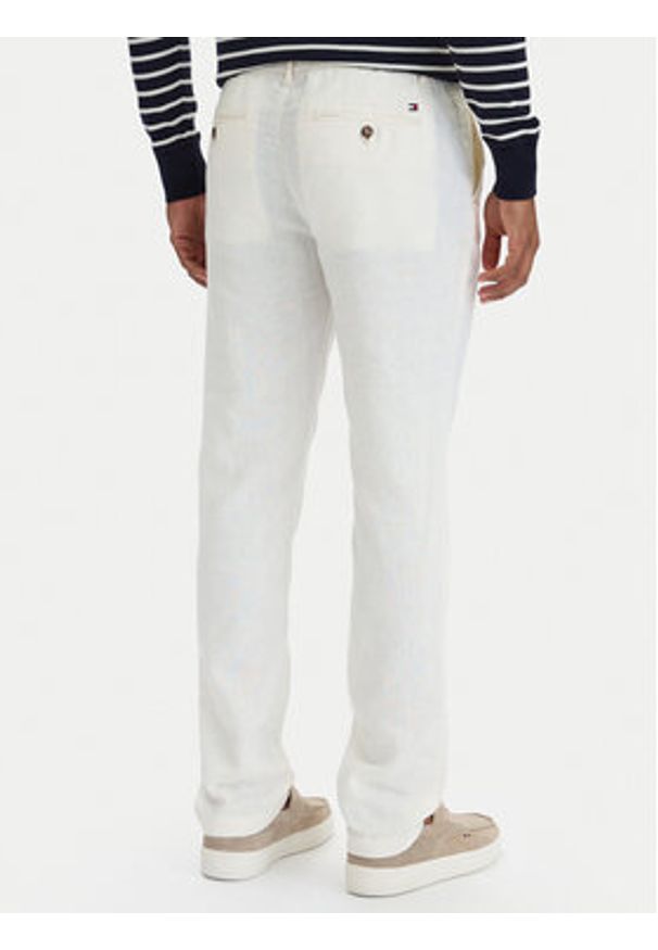 TOMMY HILFIGER - Tommy Hilfiger Chinosy Denton MW0MW42337 Biały Straight Fit. Kolor: biały. Materiał: len