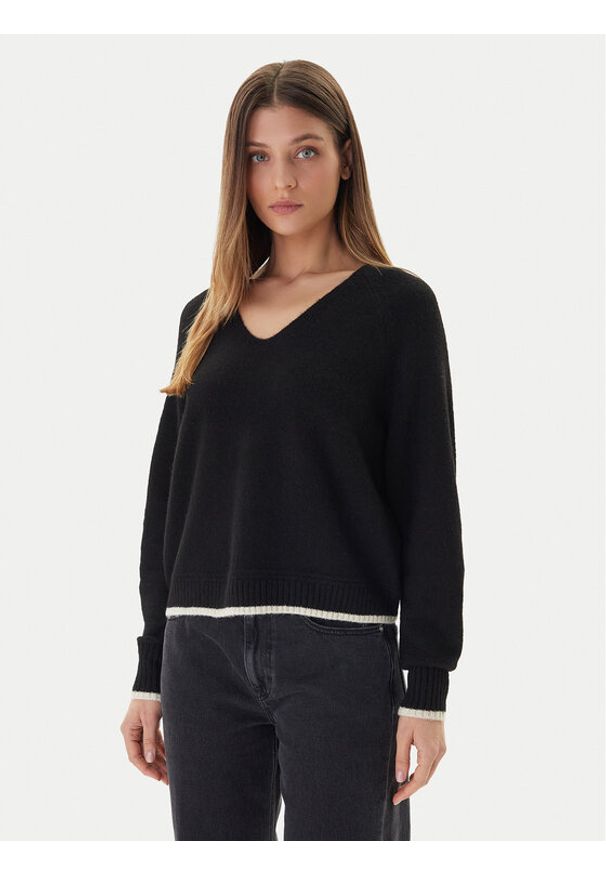 Vero Moda Sweter Aquarius 10331898 Czarny Regular Fit. Kolor: czarny. Materiał: syntetyk