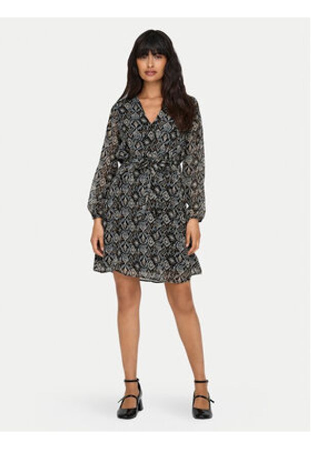 only - ONLY Sukienka codzienna Cera 15236376 Czarny Regular Fit. Okazja: na co dzień. Kolor: czarny. Materiał: syntetyk. Typ sukienki: proste. Styl: casual