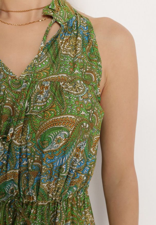 Born2be - Zielona Rozkloszowana Sukienka z Gumkami w Talii Wiązana przy Dekolcie Vrisa. Okazja: na co dzień. Typ kołnierza: dekolt w kształcie V. Kolor: zielony. Sezon: lato. Typ sukienki: rozkloszowane. Styl: elegancki, casual