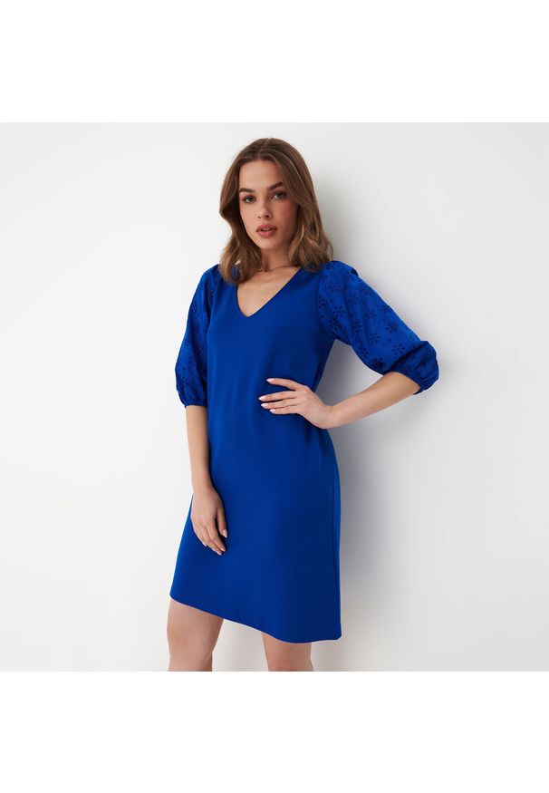 Mohito - Sukienka mini z bufiastymi rękawami - Niebieski. Kolor: niebieski. Długość: mini