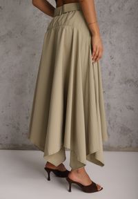 Renee - Zielona Asymetryczna Spódnica o Rozkloszowanym Fasonie z Paskiem z Klamrą Diomeine. Okazja: na co dzień. Kolor: zielony. Długość: krótkie. Styl: casual, elegancki #4