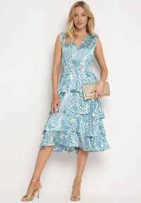 Born2be - Niebieska Sukienka z Kopertowym Dekoltem i Gumką w Pasie z Falbankami Dimolia. Okazja: na co dzień. Typ kołnierza: kołnierz z falbankami. Kolor: niebieski. Materiał: skóra, tkanina. Sezon: lato. Typ sukienki: kopertowe. Styl: klasyczny, casual, elegancki #6
