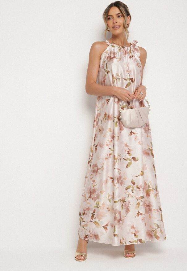 Born2be - Beżowa Satynowa Sukienka w Kwiaty Fenaresia. Okazja: na spacer, na co dzień. Kolor: beżowy. Materiał: satyna. Długość rękawa: na ramiączkach. Wzór: kwiaty. Sezon: lato. Typ sukienki: proste. Styl: elegancki, casual