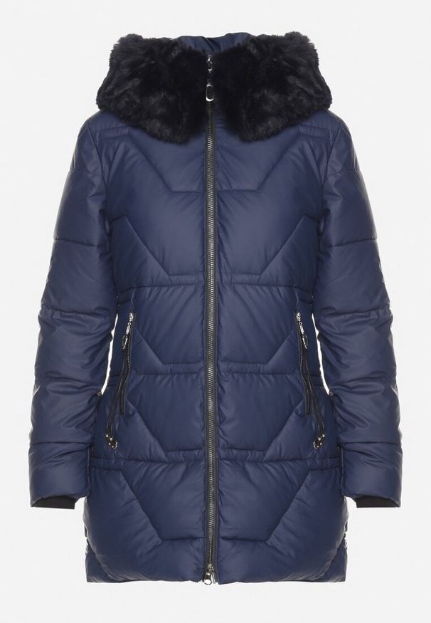 Born2be - Granatowa Pikowana Kurtka Zimowa z Szerokim Futrzanym Kołnierzem Elloriel. Okazja: na co dzień. Kolor: niebieski. Materiał: futro. Sezon: zima. Styl: elegancki, casual