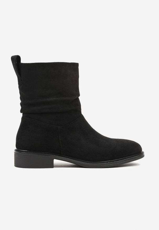 Born2be - Czarne Marszczone Botki do Kostki Ilonina. Okazja: na co dzień. Kolor: czarny. Materiał: zamsz, jeans. Obcas: na płaskiej podeszwie. Styl: casual, klasyczny
