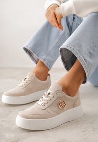 Born2be - Beżowe Sneakersy Skórzane na Grubej Podeszwie z Geometryczną Ozdobą Syrolphi. Okazja: na co dzień. Kolor: beżowy. Materiał: skóra. Wzór: geometria, aplikacja #1