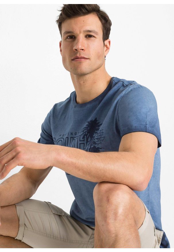 bonprix - T-shirt z efektem wytarcia, z czystej bawełny organicznej. Kolor: niebieski. Materiał: bawełna. Wzór: nadruk. Sezon: lato