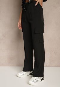 Renee - Czarne Spodnie Cargo z Bawełną o Szerokim Kroju High Waist Mairiora. Okazja: na co dzień. Stan: podwyższony. Kolor: czarny. Materiał: bawełna. Styl: casual #4