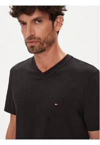 TOMMY HILFIGER - Tommy Hilfiger T-Shirt Essential MW0MW39249 Czarny Regular Fit. Kolor: czarny. Materiał: bawełna
