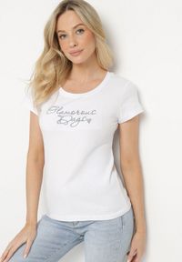 Born2be - Biały T-shirt z Bawełny z Ozdobnym Napisem Asemi. Okazja: na co dzień. Kolor: biały. Materiał: bawełna. Wzór: napisy. Styl: casual #3