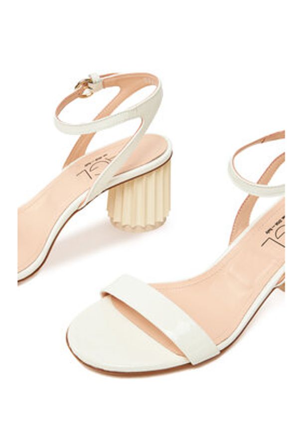 AGL Sandały Dorica M D684002PCKB149G462 Beżowy. Kolor: beżowy. Materiał: skóra