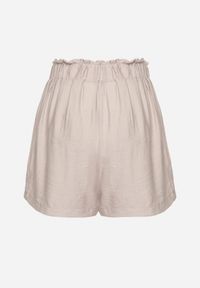 Born2be - Szare Wiskozowe Szorty w Stylu Paper Bag z Paskiem Saramora. Okazja: na co dzień, na spacer. Kolor: szary. Materiał: wiskoza. Sezon: lato. Styl: elegancki, casual #3