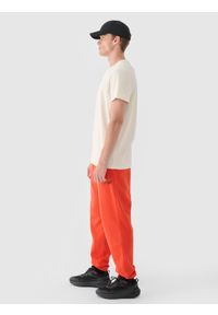 4f - 4F Spodnie dresowe joggery męskie - czerwone M. Kolor: czerwony. Materiał: dresówka. Wzór: gładki, ze splotem #2