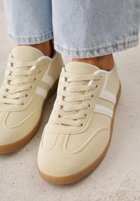 Renee - Żółte Sneakersy Typu Klasyczne Tenisówki Kilice. Okazja: na co dzień, na randkę. Kolor: żółty. Materiał: satyna, koronka #4