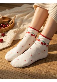 Sinsay - Wysokie skarpetki z motywem wiśni 4 pack - kremowy. Kolor: kremowy #1