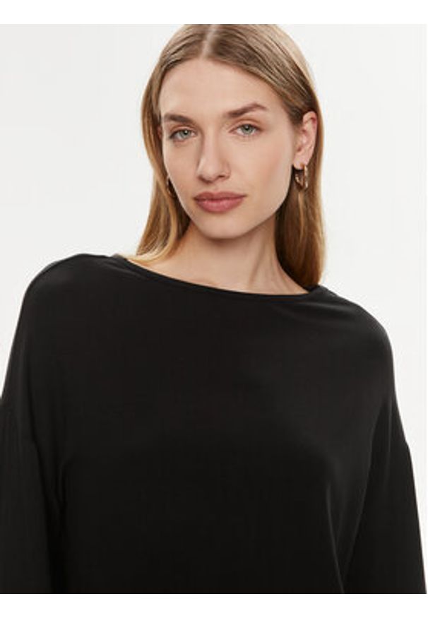 Gina Tricot Bluzka 22672 Czarny Regular Fit. Kolor: czarny. Materiał: wiskoza