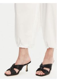 Pinko - PINKO Spodnie materiałowe 105210 A2LD Biały Relaxed Fit. Kolor: biały. Materiał: bawełna #3