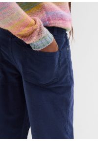 bonprix - Miękkie spodnie sztruksowe z bawełny organicznej nadającej się do recyklingu. Okazja: na co dzień. Kolor: niebieski. Materiał: bawełna, sztruks. Styl: casual, elegancki, młodzieżowy #2