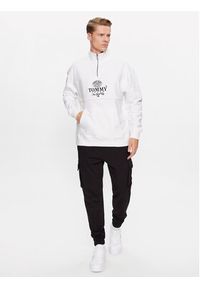 Tommy Jeans Bluza Luxe Athletic DM0DM17800 Biały Relaxed Fit. Kolor: biały. Materiał: bawełna #5