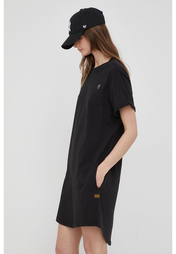G-Star RAW - G-Star Raw sukienka bawełniana kolor czarny mini oversize. Kolor: czarny. Materiał: bawełna. Długość rękawa: krótki rękaw. Wzór: gładki. Typ sukienki: oversize. Długość: mini