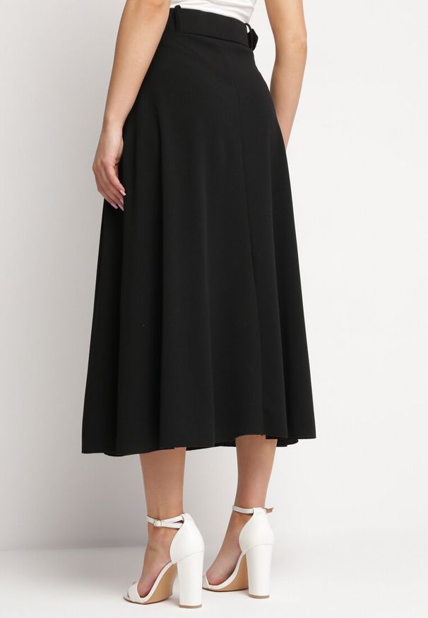 Born2be - Czarna Gładka Spódnica Maxi z Gumką w Pasie i Klamrą Orirsa. Kolor: czarny. Wzór: gładki. Styl: elegancki