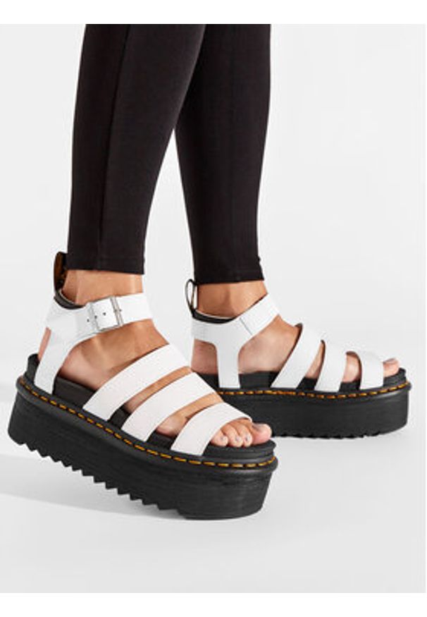 Dr. Martens Sandały Blaire Quad 27296100 Biały. Kolor: biały. Materiał: skóra