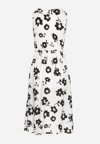 Born2be - Biała Sukienka w Kwiaty o Rozkloszowanym Kroju na Szerokich Ramiączkach Naivoriel. Okazja: na co dzień. Typ kołnierza: dekolt w serek. Kolor: biały. Materiał: zamsz. Długość rękawa: na ramiączkach. Wzór: kwiaty. Typ sukienki: rozkloszowane. Styl: elegancki, casual #4