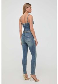 Guess kombinezon jeansowy kolor niebieski z dekoltem w szpic. Kolor: niebieski. Materiał: jeans. Długość rękawa: na ramiączkach #3