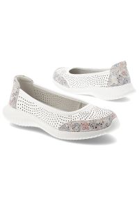 Półbuty damskie S.Barski, ze skóry naturalnej licowej ażurowa cholewka lekka podeszwa wygodne casual, białe, LR61-7036. Okazja: na co dzień. Kolor: biały. Materiał: skóra. Szerokość cholewki: normalna. Wzór: ażurowy. Styl: casual #4