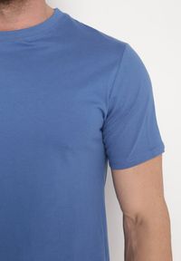 Born2be - Niebieska Koszulka T-shirt Bawełniany z Krótkim Rękawem Ereena. Kolor: niebieski. Materiał: bawełna. Długość rękawa: krótki rękaw. Długość: krótkie #6