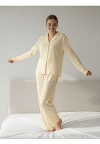 Sinsay - Jednolita piżama dwuczęściowa - kremowy. Kolor: kremowy. Wzór: jednolity