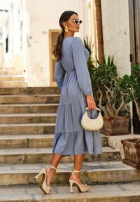 Renee - Niebieska Sukienka Rozkloszowana z Falbanką i Koronką Kiaya. Kolor: niebieski. Materiał: koronka. Wzór: koronka. Długość: maxi #6