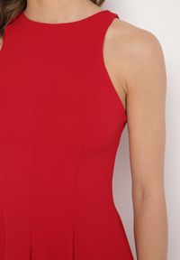 Born2be - Czerwona Rozkloszowana Sukienka z Wiskozą Milenissa. Okazja: na imprezę, na co dzień. Kolor: czerwony. Materiał: wiskoza. Sezon: lato. Styl: casual, elegancki #4