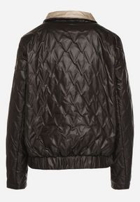 Born2be - Czarna Kurtka z Pikowanymi Przeszyciami i Elastyczną Gumką w Pasie Relriva. Okazja: na co dzień. Kolor: czarny. Materiał: jeans. Styl: casual, elegancki #3