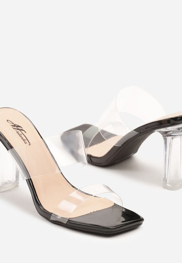 Born2be - Czarne Klapki Na Słupku z Transparentnymi Elementami Elarine. Okazja: na co dzień. Kolor: czarny. Materiał: jeans. Obcas: na słupku. Styl: casual, elegancki