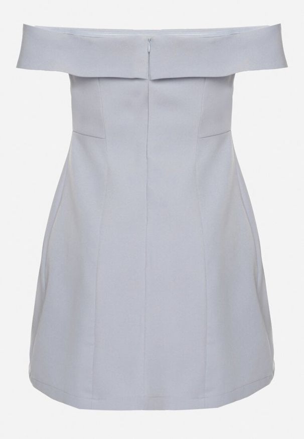 Born2be - Jasnoniebieska Taliowana Sukienka z Dekoltem Bandeau z Zakładką Zelzemis. Kolor: niebieski. Styl: elegancki, klasyczny