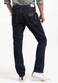 Wrangler - WRANGLER GREENSBORO MĘSKIE SPODNIE JEANSOWE JEANSY DŻINSY RINSE BLUE W15QSQX36 112142833