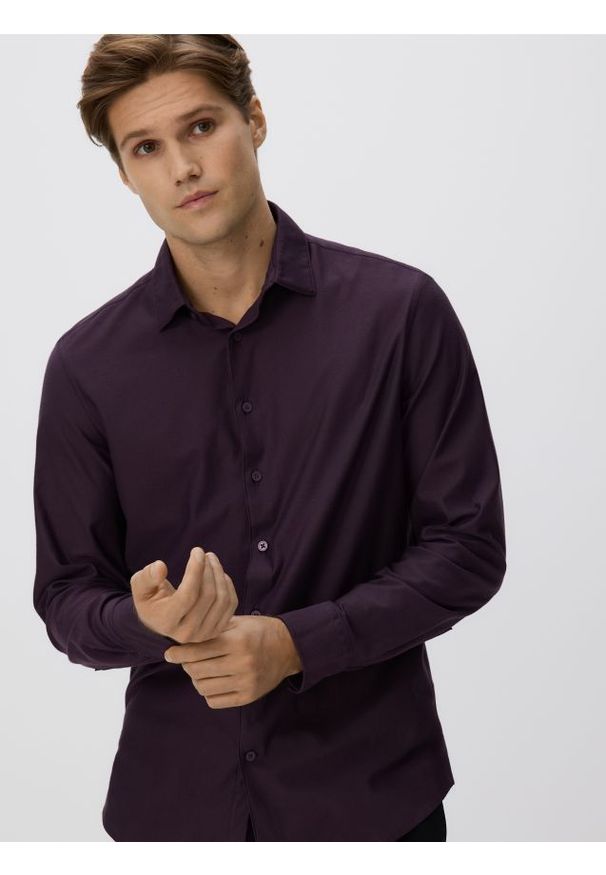 Reserved - Koszula slim fit z bawełną - fioletowy. Kolor: fioletowy. Materiał: bawełna