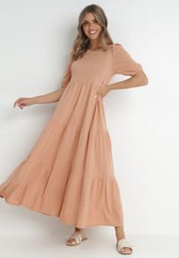 Born2be - Różowa Sukienka Bawełniana Ulrika. Okazja: na randkę, na co dzień. Typ kołnierza: kołnierz z falbankami. Kolor: różowy. Wzór: gładki. Materiał: bawełna. Długość rękawa: krótki rękaw. Sezon: wiosna, lato. Styl: casual, klasyczny. Długość: maxi #1