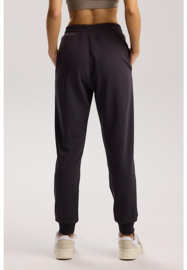 ROUGH RADICAL - Damskie spodnie dresowe Rough Radical Cotton Active Joggers. Kolor: szary. Materiał: dresówka