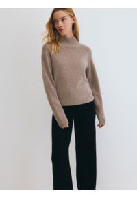 Reserved - Wełniany sweter z dodatkiem kaszmiru - beżowy. Kolor: beżowy. Materiał: kaszmir, wełna #1