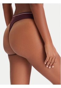 TOMMY HILFIGER - Tommy Hilfiger Stringi UW0UW06063 Bordowy. Kolor: czerwony. Materiał: bawełna #6