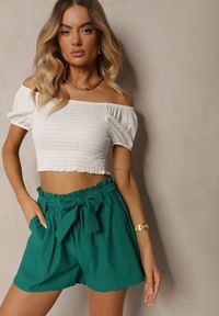 Renee - Ciemnozielone Szorty Bermudy High Waist z Dodatkiem Bawełny Wiązane w Pasie Quisevia. Stan: podwyższony. Kolor: zielony. Materiał: bawełna. Sezon: lato