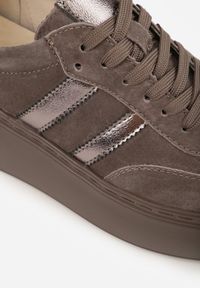 Renee - Brązowe Sneakersy z Zamszu Naturalnego na Platformie ze Skórzaną Wkładką Rionelle. Okazja: na co dzień. Kolor: brązowy. Materiał: zamsz, skóra. Obcas: na platformie #8