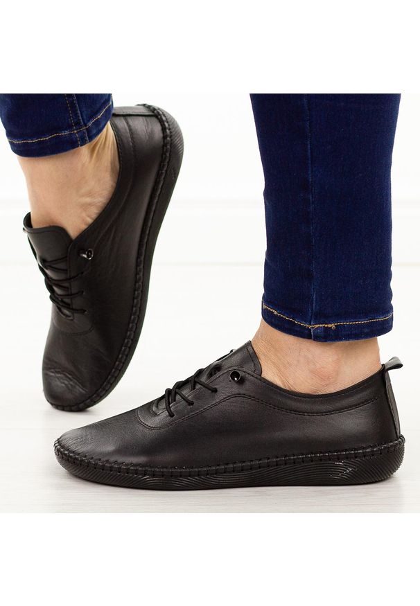 Czarne skórzane półbuty damskie T.Sokolski 2023. Kolor: czarny. Materiał: skóra