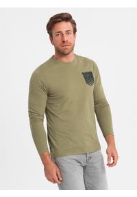 Ombre Clothing - Longsleeve męski z printem w kształcie kieszonki - oliwkowy V2 - Rozmiar: XL. Kolor: oliwkowy. Materiał: bawełna. Długość rękawa: długi rękaw. Długość: długie. Wzór: nadruk #3