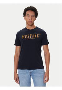 Mustang T-Shirt Austin 1016853 Granatowy Regular Fit. Kolor: niebieski. Materiał: bawełna