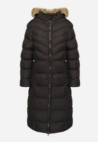 Born2be - Czarna Kurtka Pikowana Mocno Ocieplana z Kapturem z Futerkiem Gelirra. Okazja: na co dzień. Typ kołnierza: kaptur. Kolor: czarny. Materiał: futro. Długość rękawa: długi rękaw. Długość: długie. Styl: casual, elegancki #2