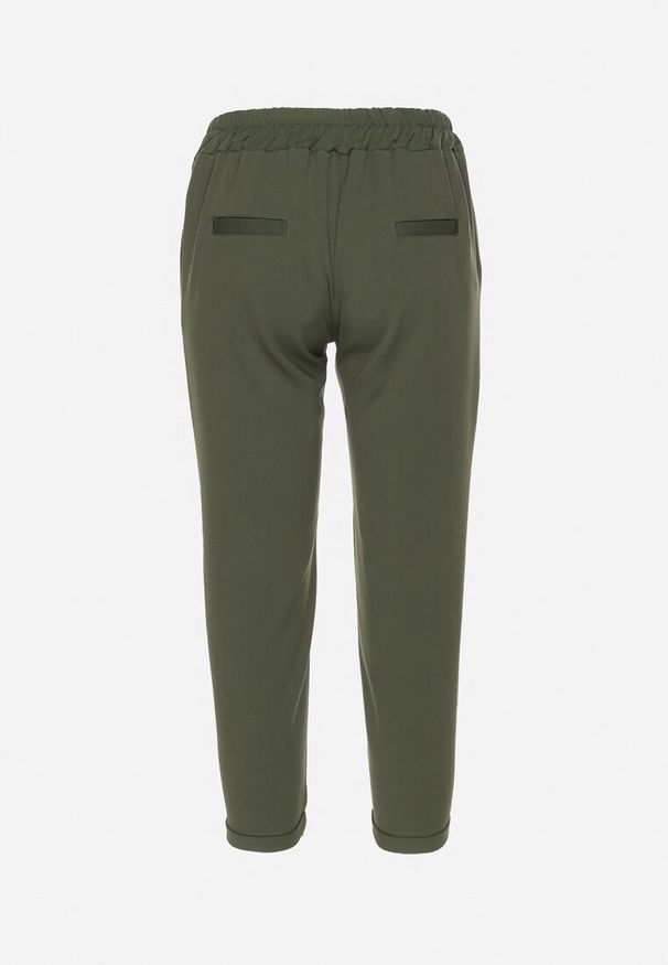 Born2be - Zielone Spodnie 3/4 z Gumką w Talii i Kieszeniami Saivie. Kolor: zielony. Styl: elegancki